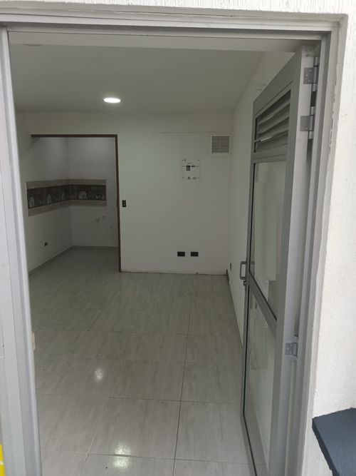 Local en venta en Alta Suiza, Manizales, 20 m² · foto 2 de 10
