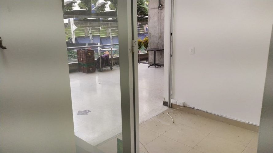 Local en venta en Los Laureles, Manizales, 20 m² · foto 3 de 15
