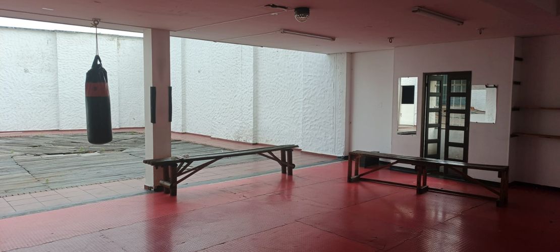 Casa de 13 alcobas en venta en Avenida 30 De Agosto, Pereira, 1750 m² · foto 2 de 24