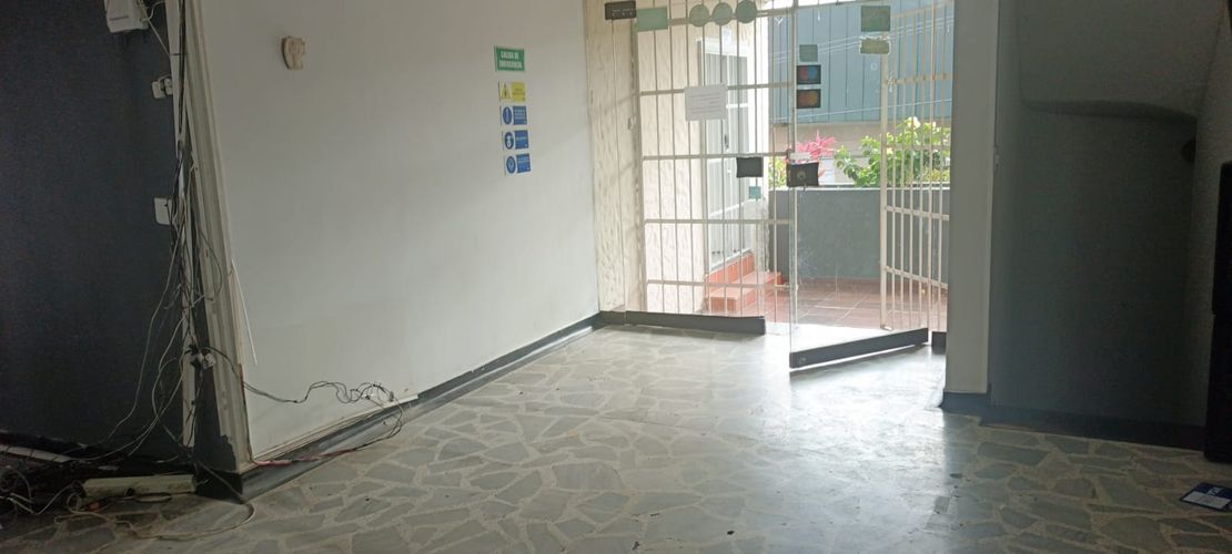 Casa de 13 alcobas en venta en Avenida 30 De Agosto, Pereira, 1750 m² · foto 8 de 24
