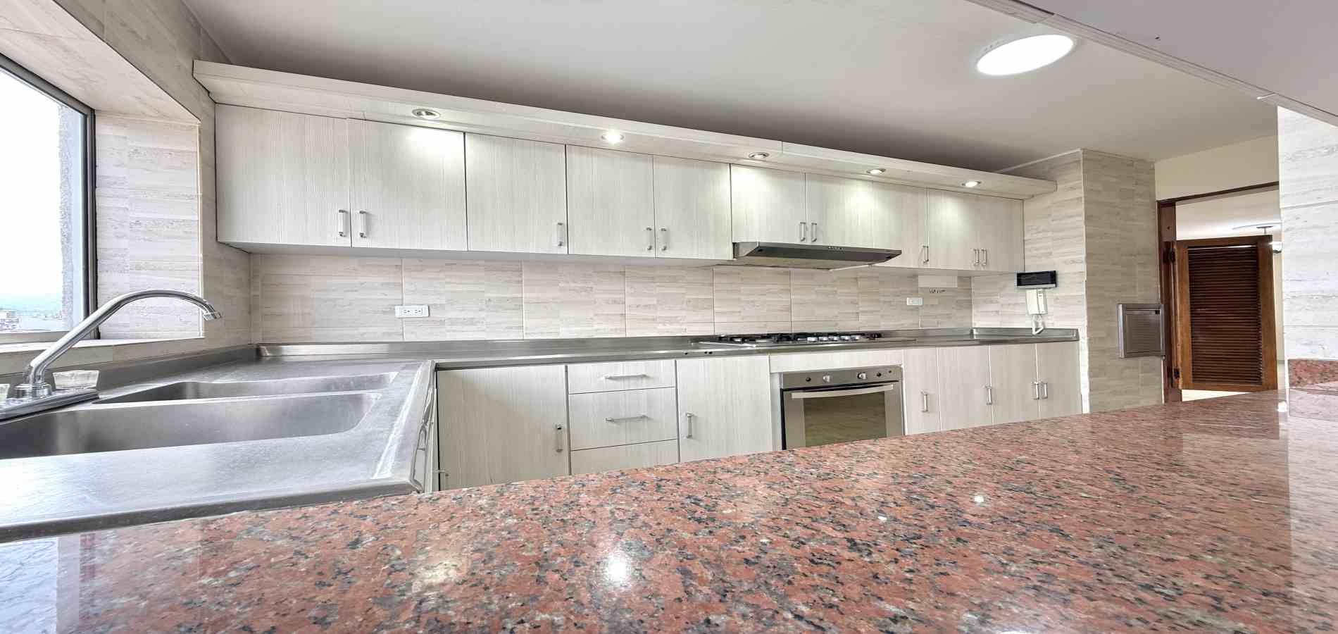 Apartamento en venta en Avenida 30 De Agosto, Pereira · foto 8 de 24