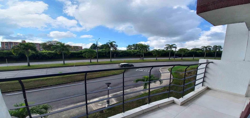 Apartamento de 3 alcobas en venta en Pereira, 127 m² · foto 3 de 24