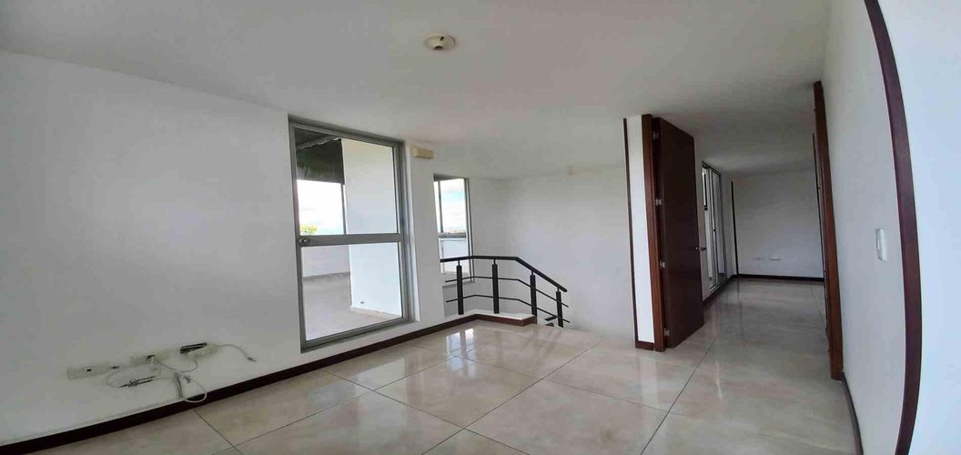 Apartamento de 3 alcobas en venta en Pereira, 127 m² · foto 11 de 24