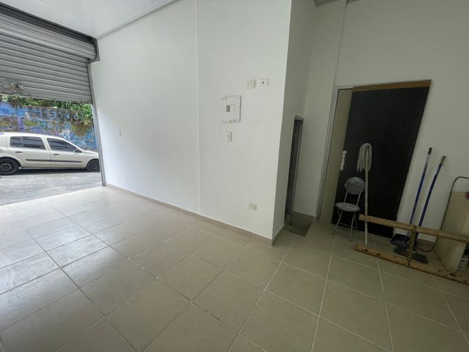 Local en arriendo en San Fernando, Armenia, 36 m² · foto 5 de 11