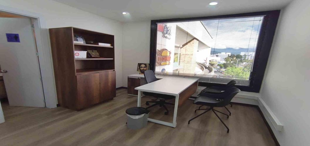 Oficina en arriendo en Los Laureles, Manizales, 11 m² · foto 4 de 15