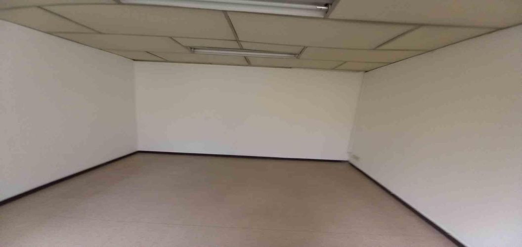 Oficina en arriendo en El Centro, Manizales, 14 m² · foto 2 de 12