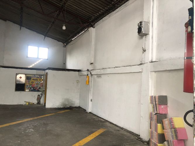 Bodega en venta en Avenida 30 De Agosto, Pereira, 500 m² · foto 2 de 15