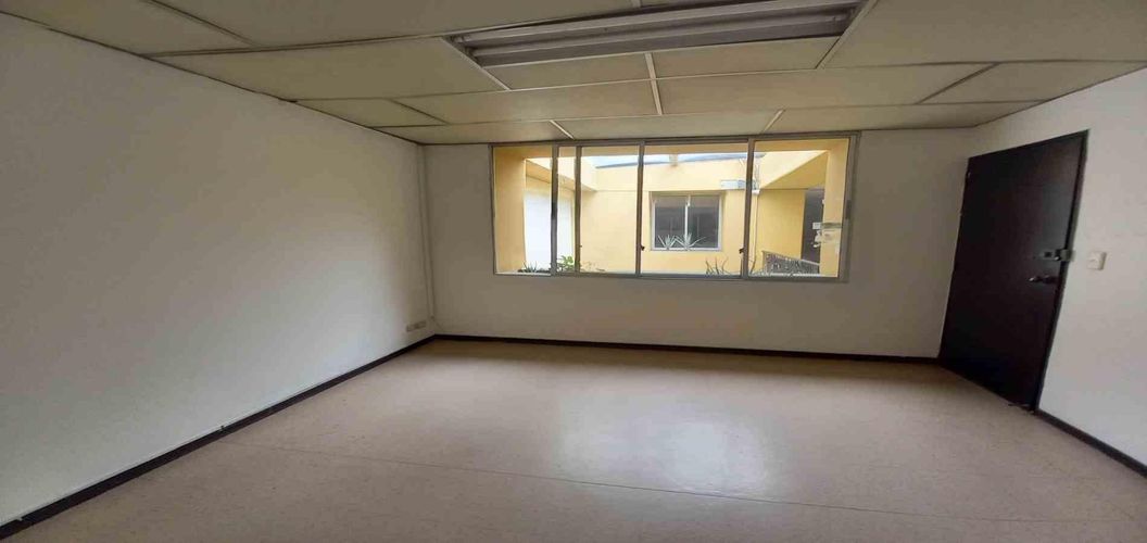 Oficina en arriendo en El Centro, Manizales, 14 m² · foto 6 de 12