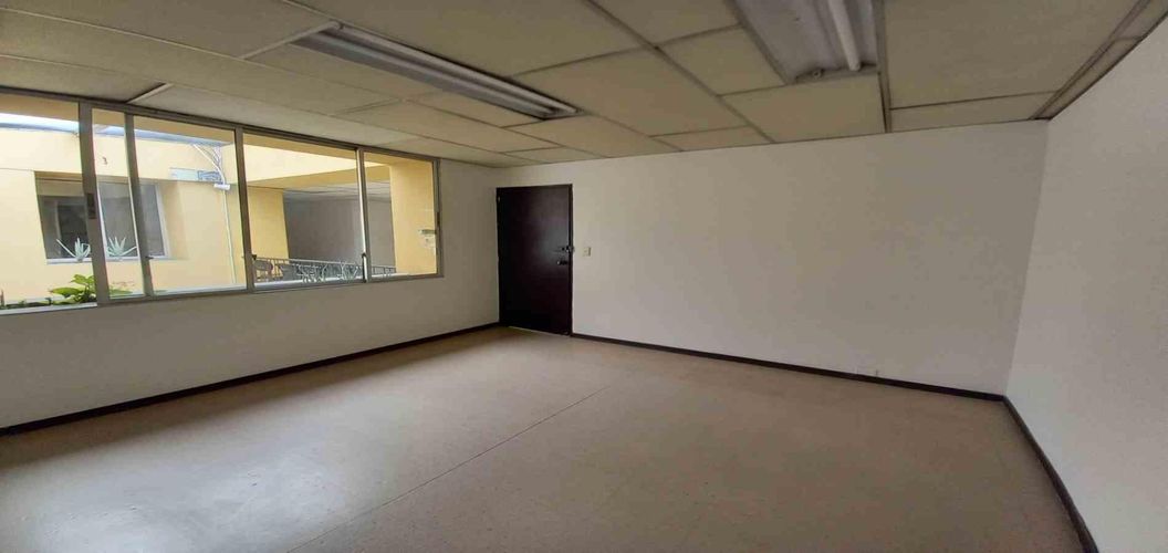 Oficina en arriendo en El Centro, Manizales, 14 m² · foto 8 de 12