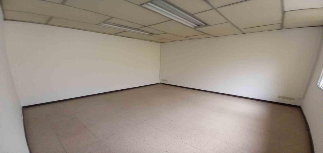 Oficina en arriendo en El Centro, Manizales, 14 m² · foto 11 de 12