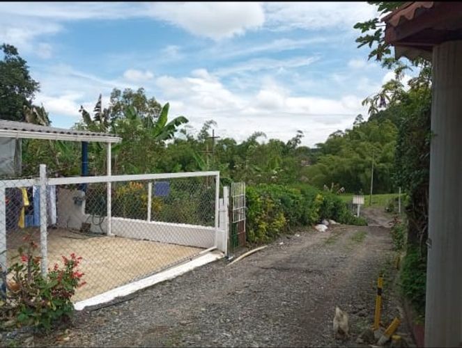 Finca en venta en Arabia, Pereira, 128 m² · foto 2 de 13