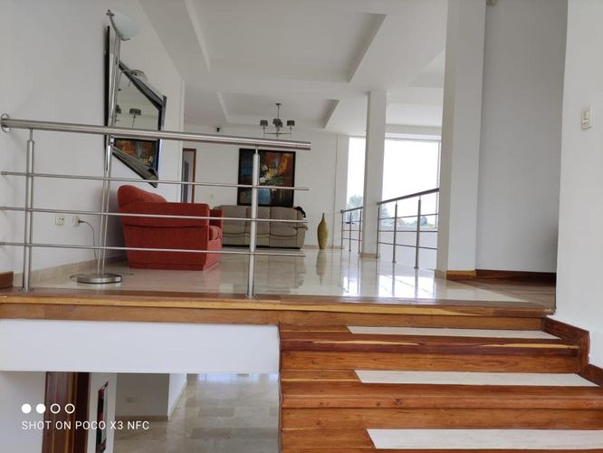 Casa de 5 alcobas en venta en Santa Teresa, Pereira, 575 m² · foto 2 de 24