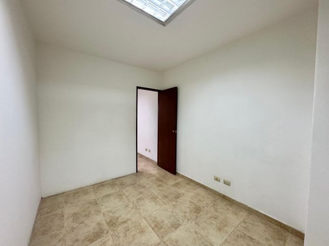Oficina en arriendo en Torres Del Sol, Dosquebradas, 35 m² · foto 5 de 9
