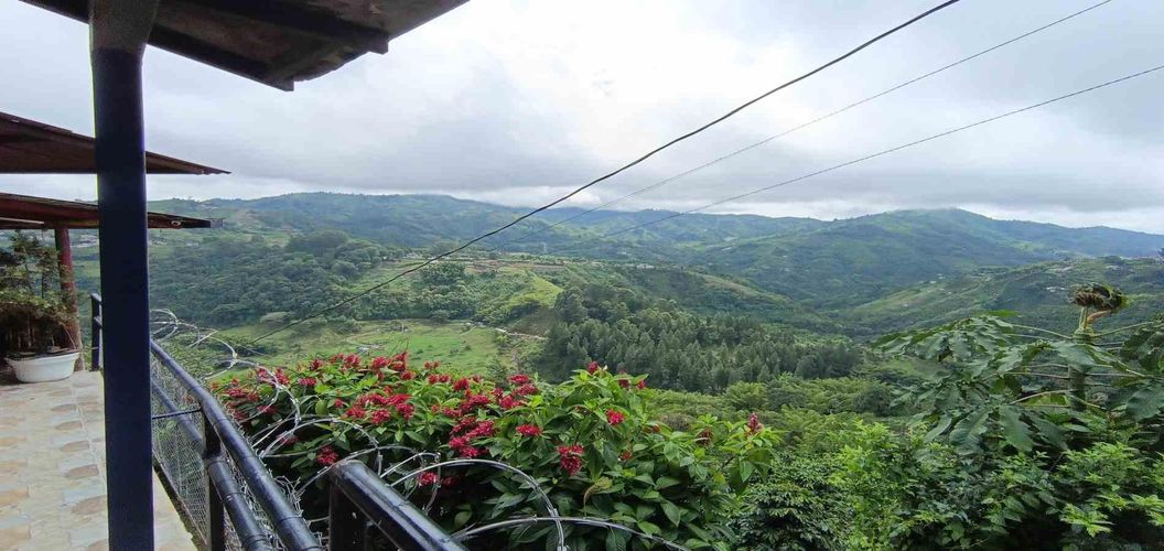 Casa de 18 alcobas en venta en Bajo Tablazo, Manizales, 700 m² · foto 2 de 24