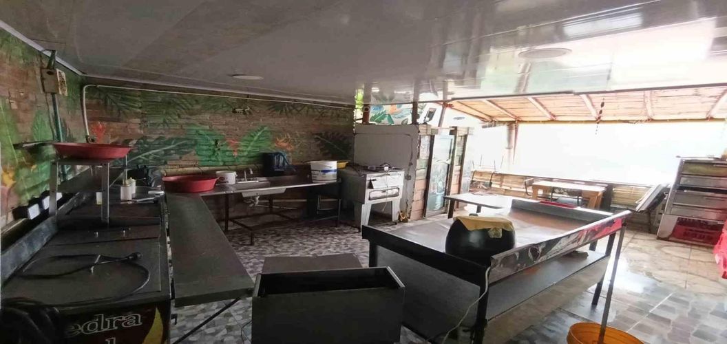 Casa de 18 alcobas en venta en Bajo Tablazo, Manizales, 700 m² · foto 13 de 24