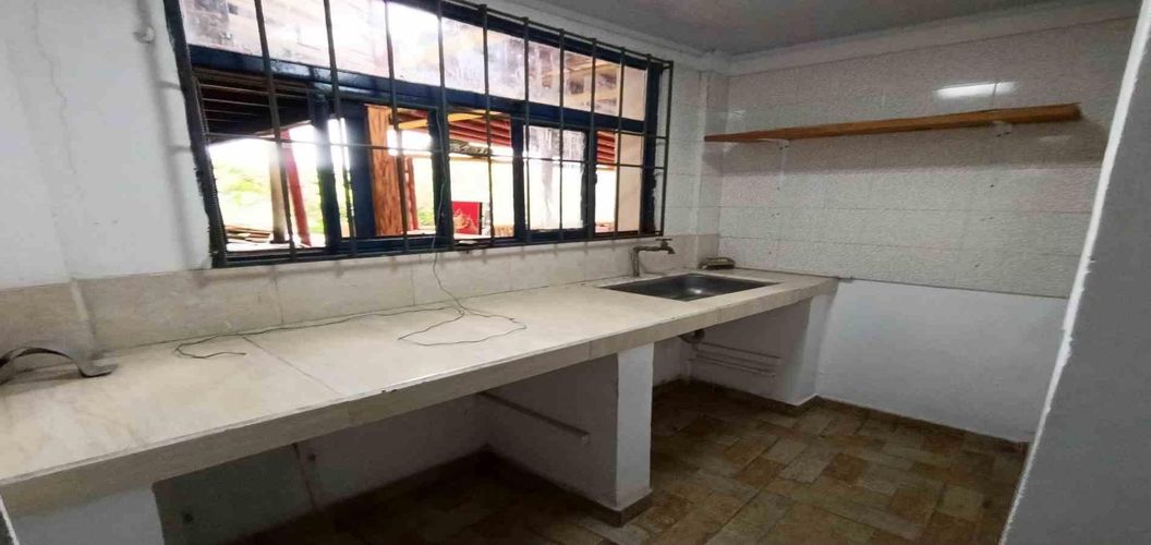 Casa de 18 alcobas en venta en Bajo Tablazo, Manizales, 700 m² · foto 16 de 24