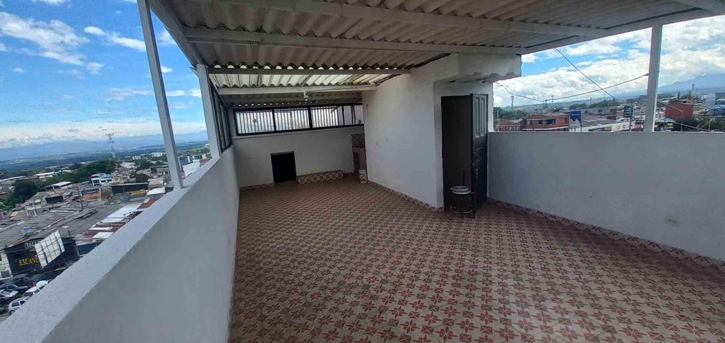 Apartamento de 5 alcobas en venta en Tres Esquinas, Armenia, 300 m² · foto 2 de 20