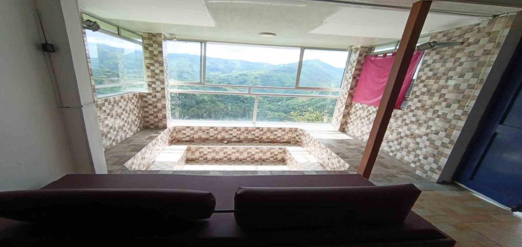 Casa de 18 alcobas en venta en Bajo Tablazo, Manizales, 700 m² · foto 23 de 24