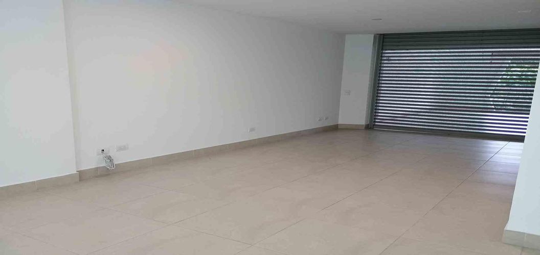 Local en venta en Avenida 19 Norte, Armenia, 30 m² · foto 2 de 16