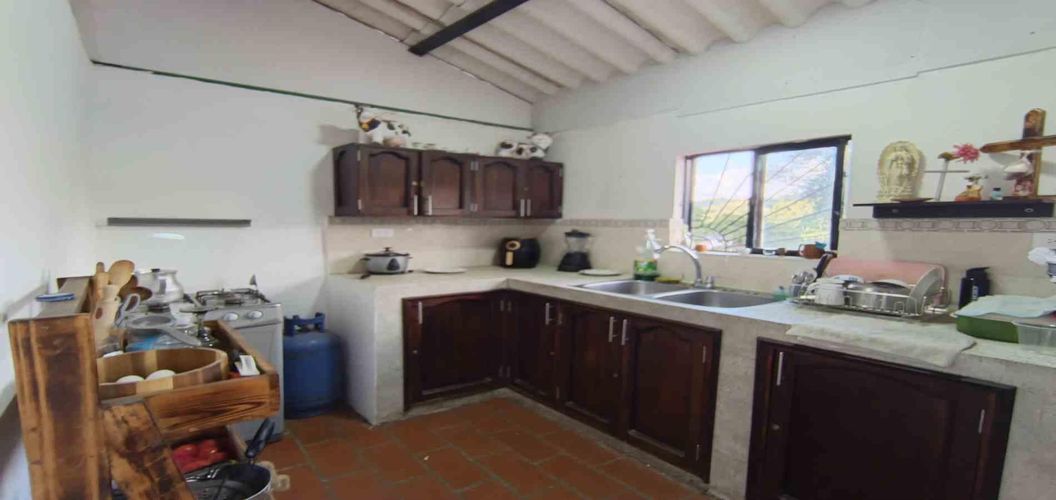 Casa de 5 alcobas en venta en Faneon, Manizales, 198 m² · foto 12 de 24