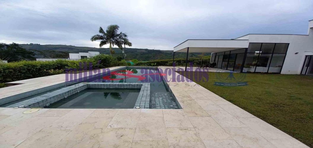 Casa de 3 alcobas en venta en El Rosario, Manizales, 320 m² · foto 14 de 19