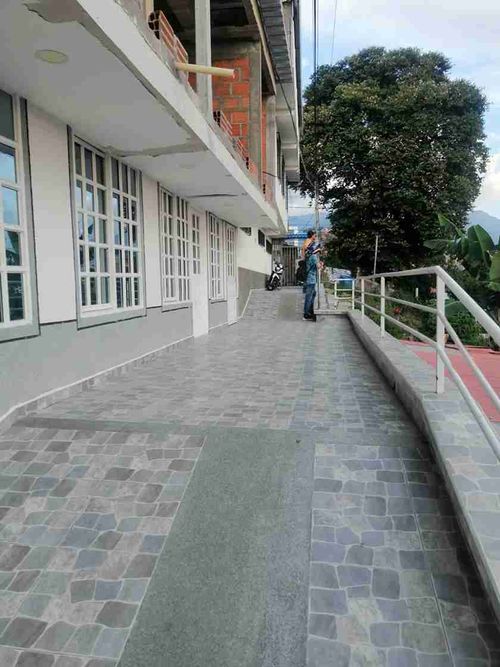 Casa de 8 alcobas en venta en Las Acacias, Armenia, 206 m² · foto 23 de 24