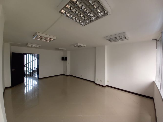 Oficina en arriendo en El Centro, Manizales, 42 m² · foto 3 de 11