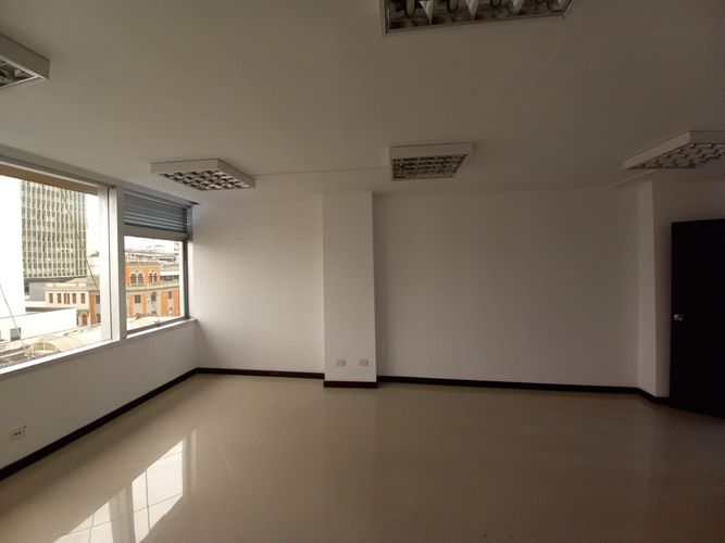 Oficina en arriendo en El Centro, Manizales, 42 m² · foto 4 de 11