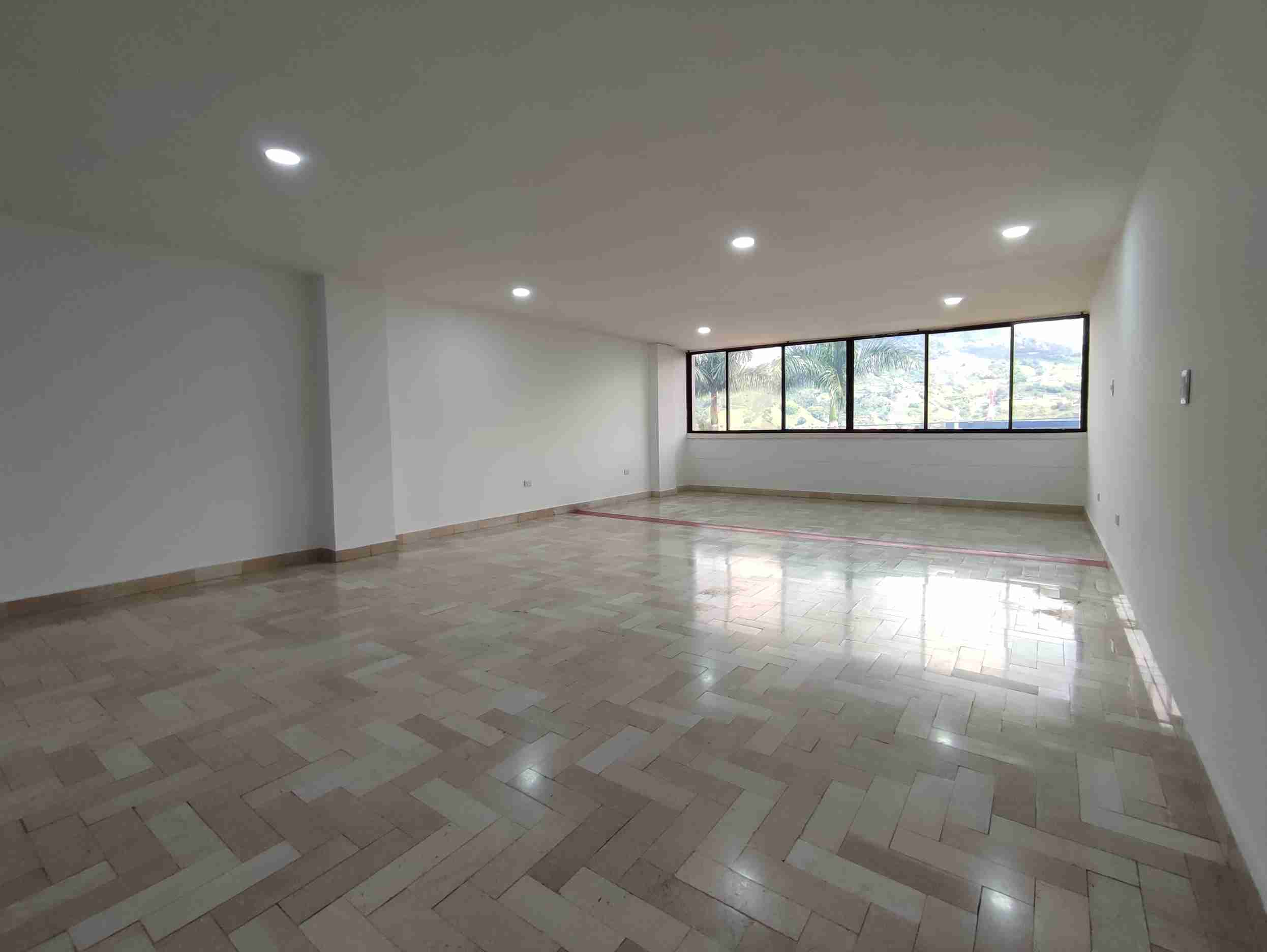 Apartamento en venta en Avenida 30 De Agosto, Pereira · foto 4 de 24