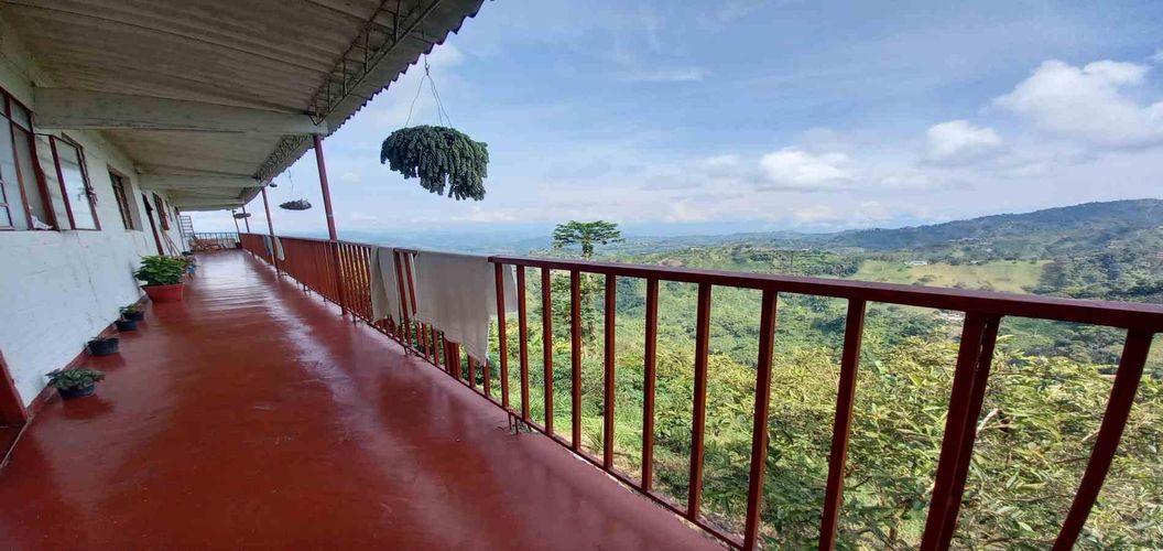 Finca en venta en La Aurora, Manizales, 350 m² · foto 10 de 24