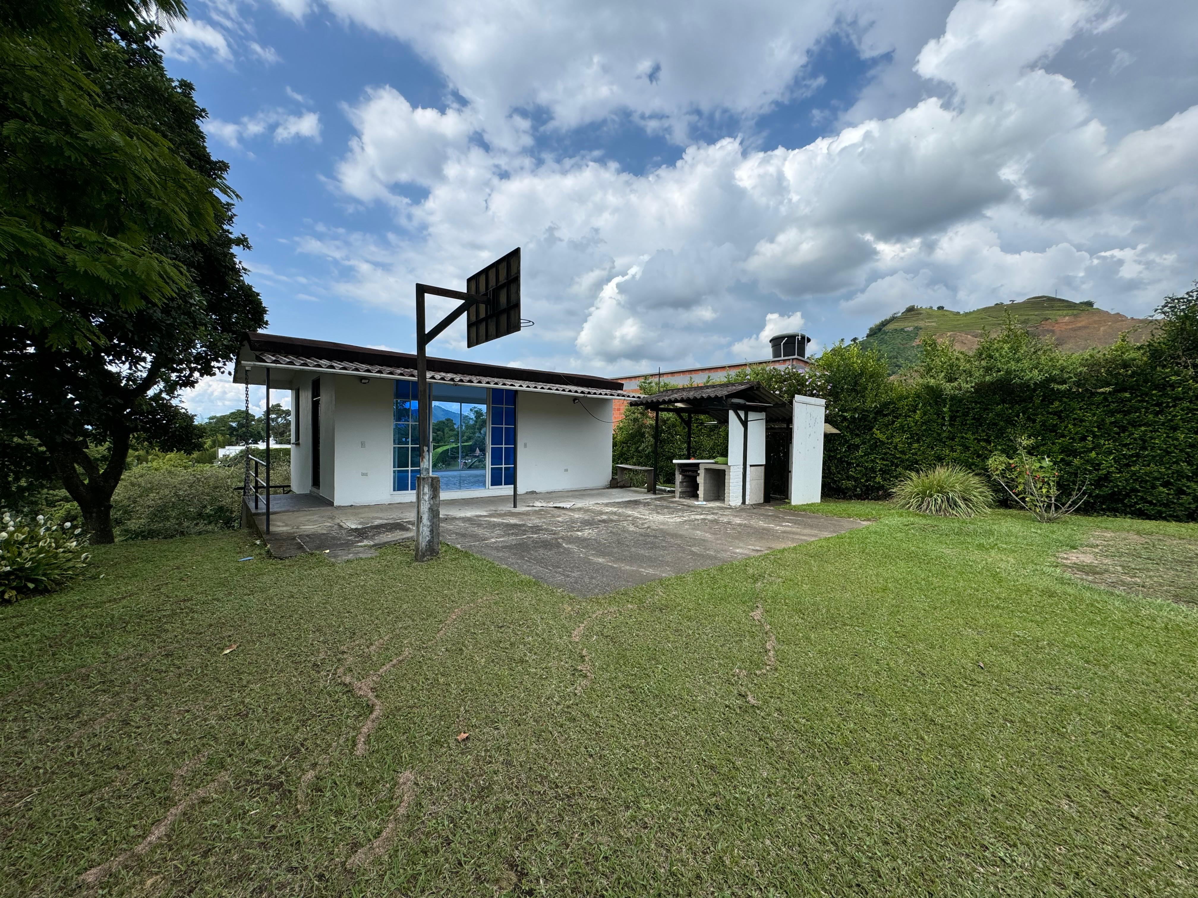 Casa en venta en Combia, Pereira · foto 2 de 19