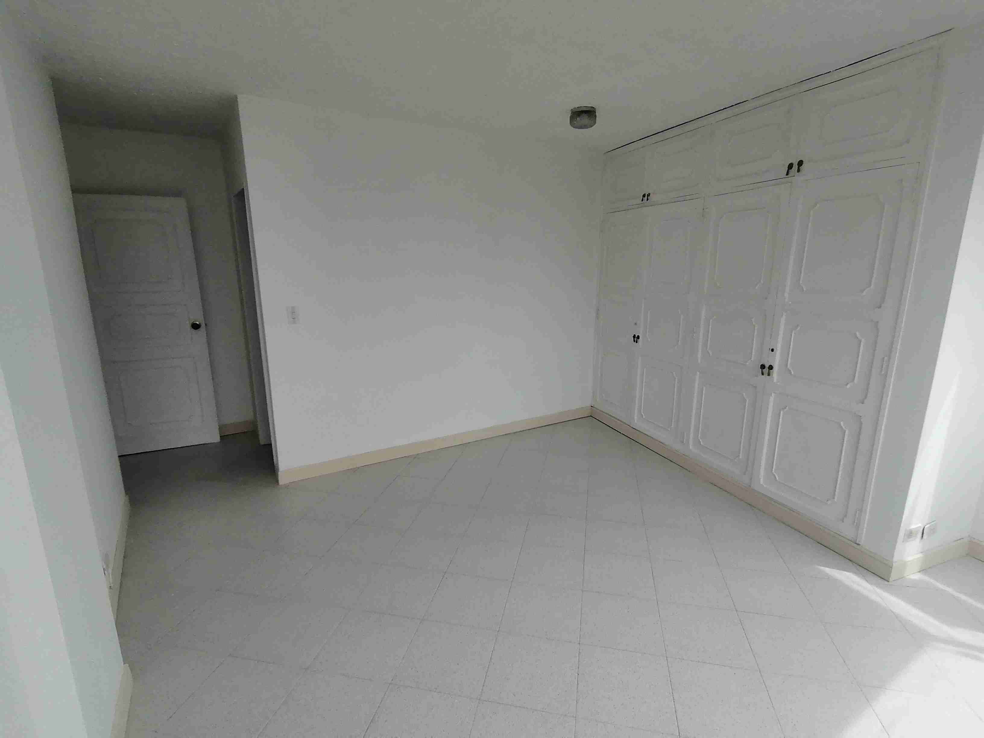 Apartamento en venta en Sector Plaza De Bolivar, Pereira · foto 2 de 24
