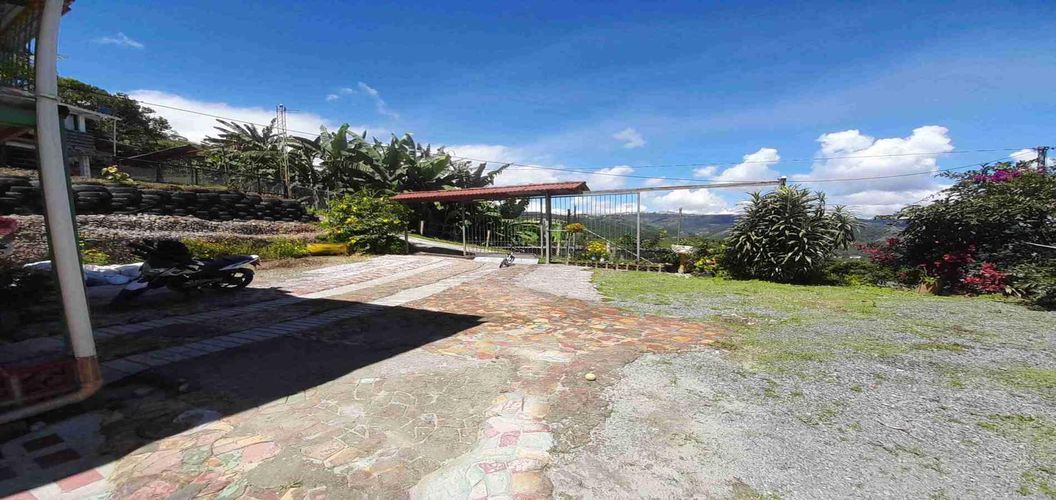 Finca en venta en Alto Bonito, Manizales, 1780 m² · foto 2 de 24