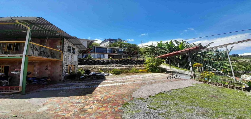 Finca en venta en Alto Bonito, Manizales, 1780 m² · foto 3 de 24