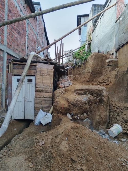 Lote en venta en Las Americas, Manizales, 240 m² · foto 3 de 5