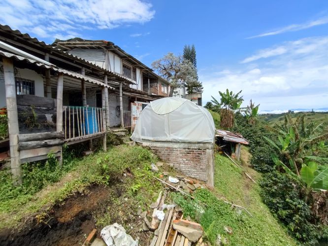 Finca en venta en Tribunas Corcega, Pereira, 650 m² · foto 2 de 24