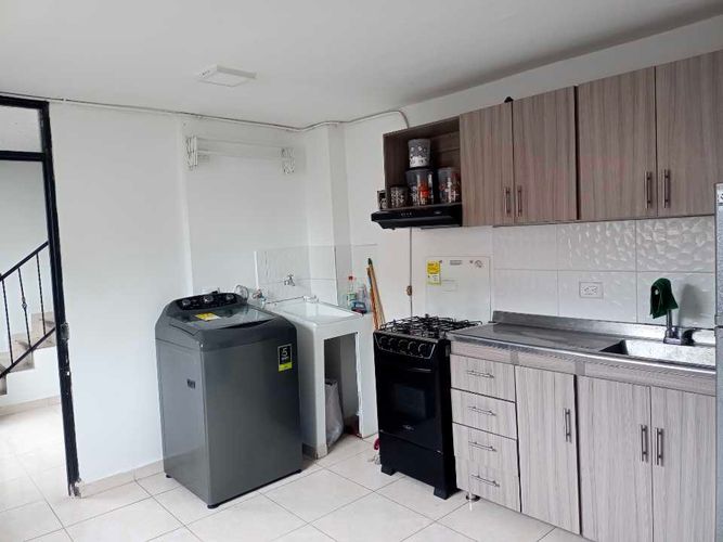 Edificio en venta en Sector Lago Uribe, Pereira, 200 m² · foto 16 de 24