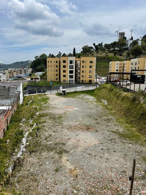 Lote en venta en Milan, Manizales, 1800 m² · foto 2 de 7