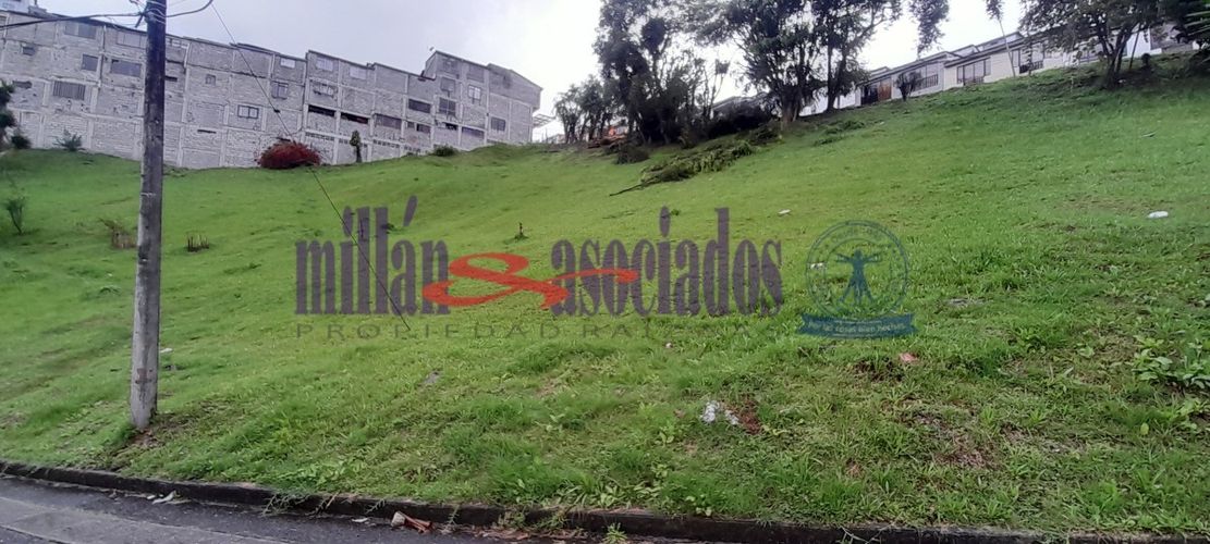 Lote en venta en El Campin, Manizales, 2216 m² · foto 2 de 17