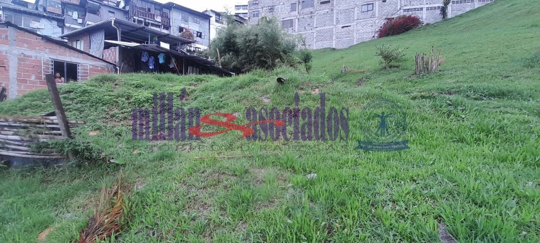 Lote en venta en El Campin, Manizales, 2216 m² · foto 10 de 17
