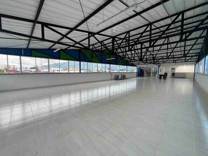 Edificio en venta en Ub. Jardiines De Valher, Dosquebradas, 900 m² · foto 13 de 19