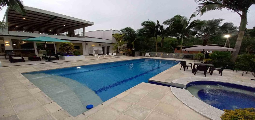 Finca en venta en El Centro, Manizales, 462 m² · foto 3 de 24