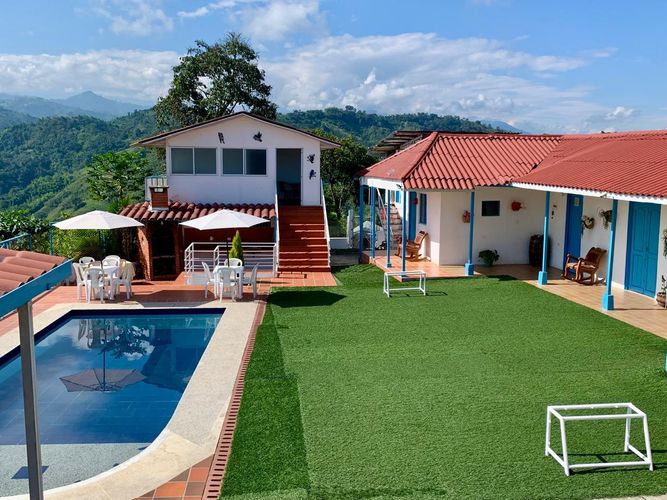 Finca en venta en La Linda, Manizales, 50000 m² · foto 3 de 18