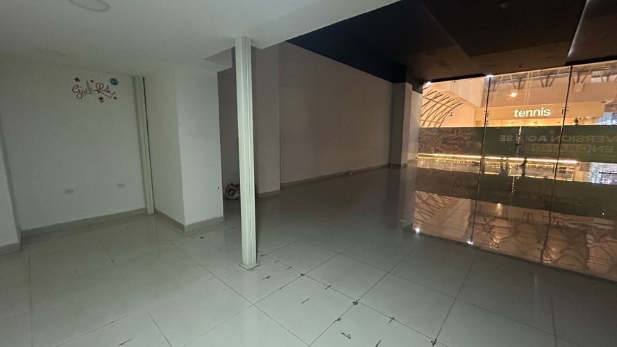 Local en venta en Avenida 30 De Agosto, Pereira, 127 m² · foto 2 de 11