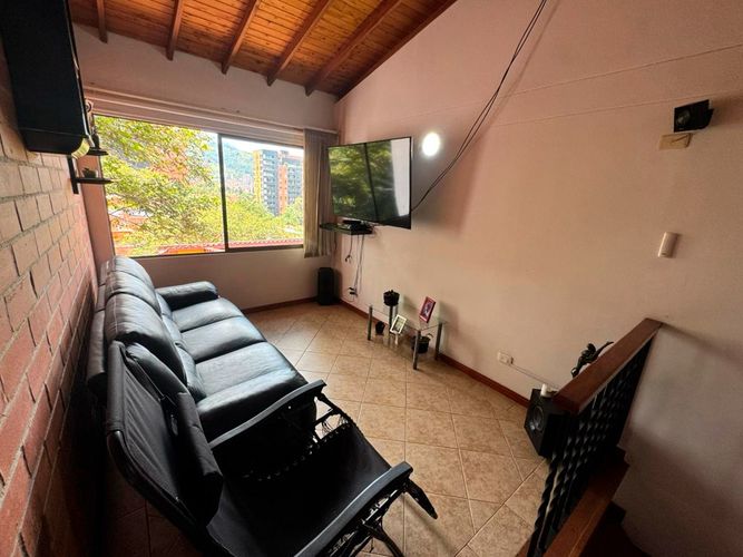 Casa de 3 alcobas en venta en Cumbres, Envigado, 250 m² · foto 9 de 14