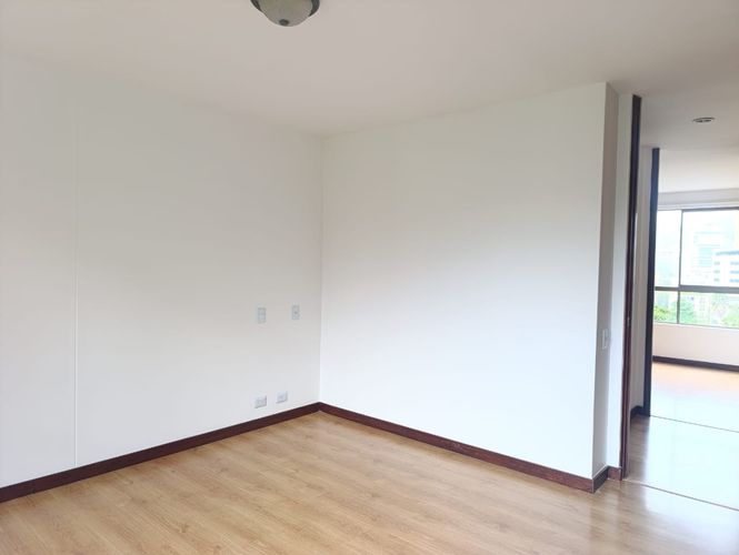 Apartamento de 2 alcobas en venta en El Poblado, Medellín, 106 m² · foto 8 de 18