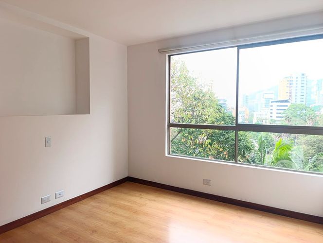 Apartamento de 2 alcobas en venta en El Poblado, Medellín, 106 m² · foto 15 de 18