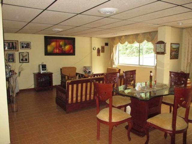 Casa en venta en Los Alcazares, Manizales · foto 2 de 24
