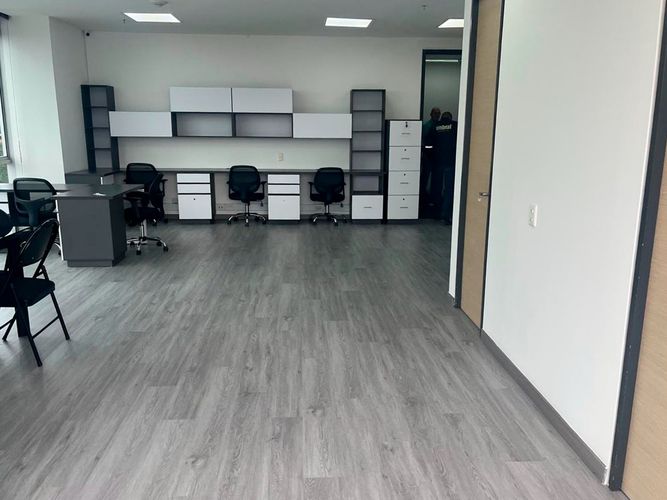 Oficina en arriendo en El Poblado, Medellín, 63 m² · foto 4 de 7