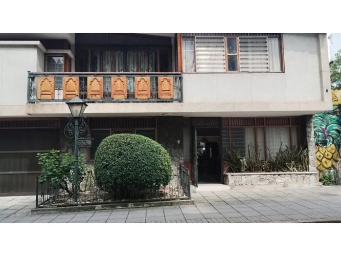 Casa de 6 alcobas en venta en Sotomayor, Bucaramanga, 300 m² · foto 2 de 24